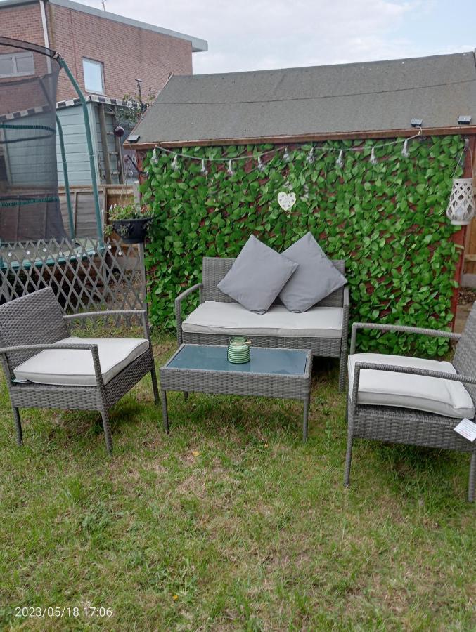 Beautiful Marina Apartment With Private Garden, Flexible Bedrooms With Zip & Link Beds Gosport Eksteriør billede