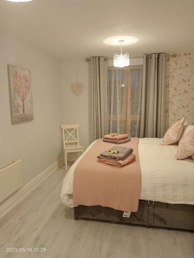 Beautiful Marina Apartment With Private Garden, Flexible Bedrooms With Zip & Link Beds Gosport Eksteriør billede